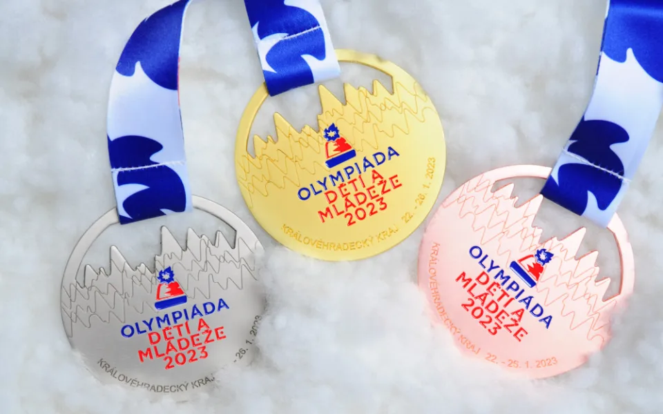 Medaile na Olympiádu dětí a mládeže v kraji navrhla sportovkyně a karatistka Radka Tesařová