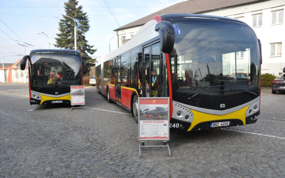 Po Hradci Králové se prohání nové moderní autobusy