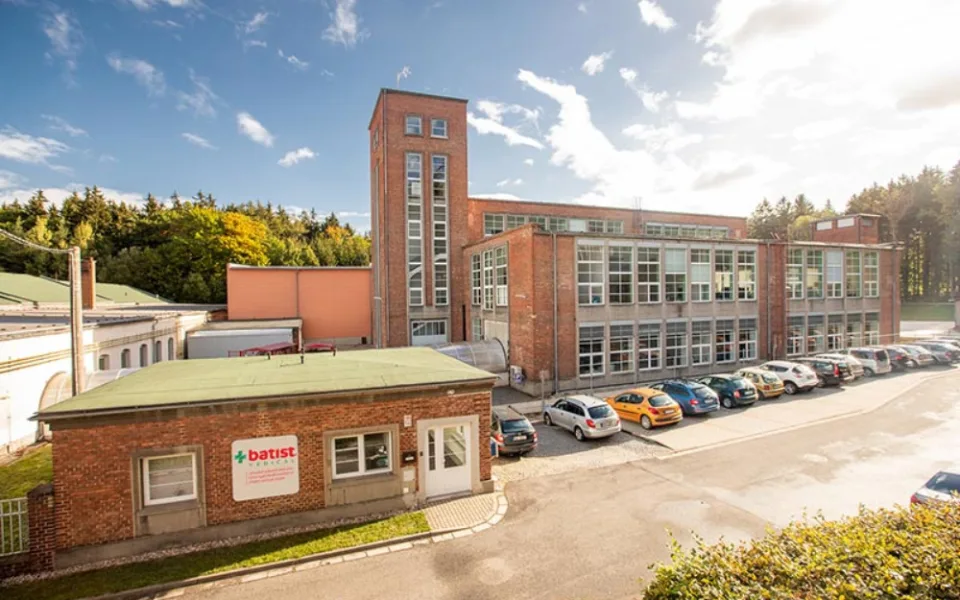 Soud povolil reorganizaci výrobci zdravotnických materiálů Batist