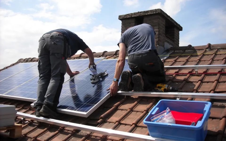 Česko zažívá solární boom. Novou éru obnovitelných zdrojů odstartovala energetická krize
