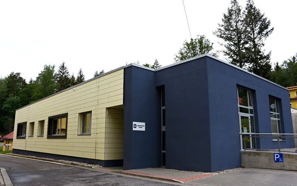 V královédvorské nemocnici budou nové moderní sály, kraj pošle víc peněz