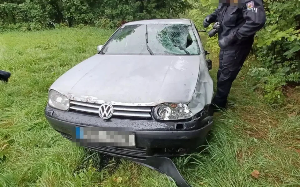 Pět let vězení uložil soud řidiči, který v Adršpachu usmrtil dva chodce a ujel