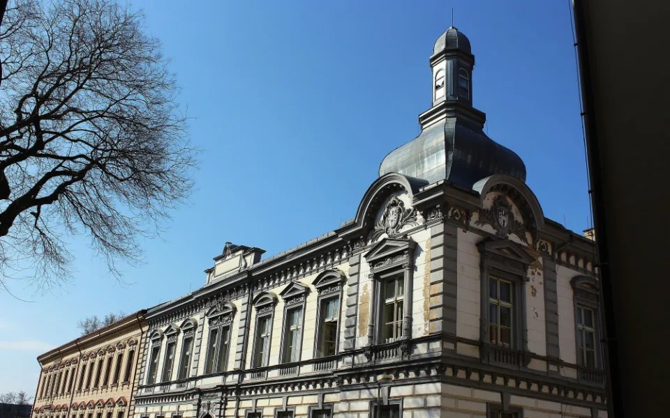 Rekonstrukce střechy Základní školy 17. listopadu v Jičíně může začít