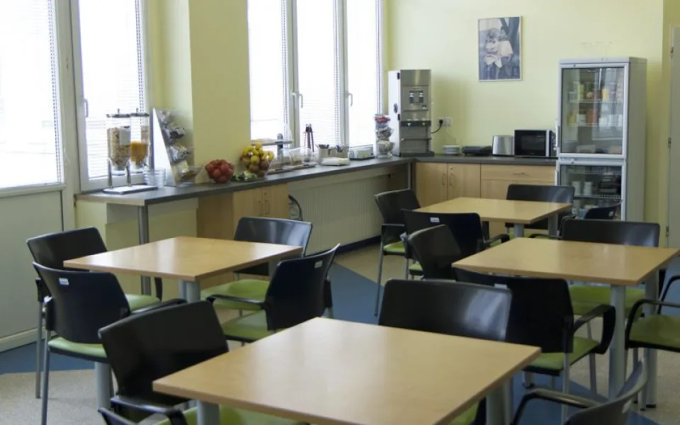 Maminky v hradecké nemocnici budou dostávat snídani formou bufetu
