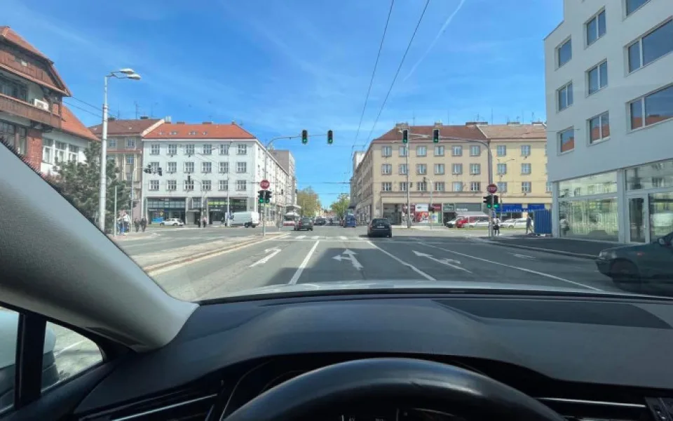 ANKETA: Podle řidičů inteligentní systém dopravu v Hradci Králové nezlepšil