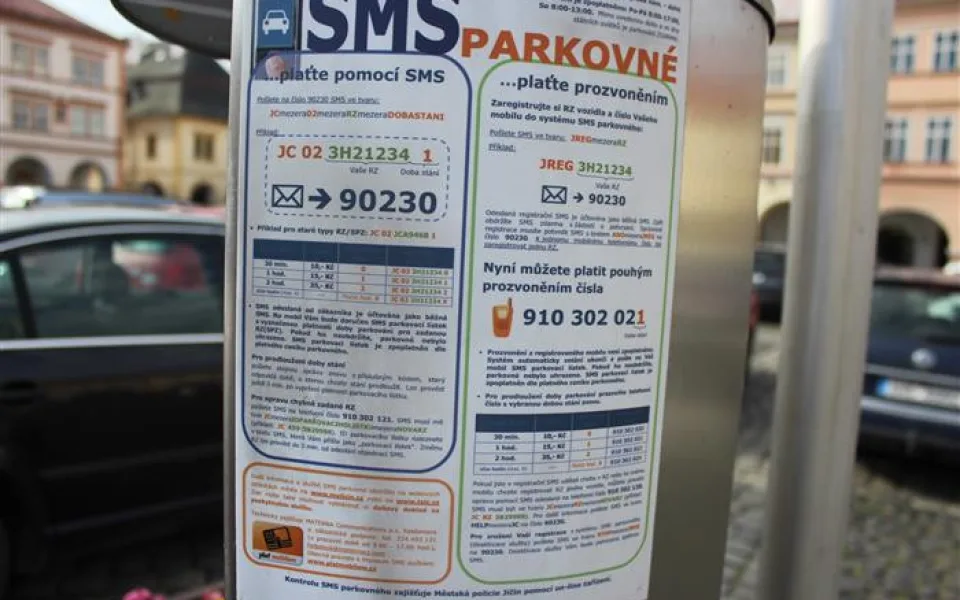 Parkovné v Jičíně půjde platit snadněji přes mobilní aplikace