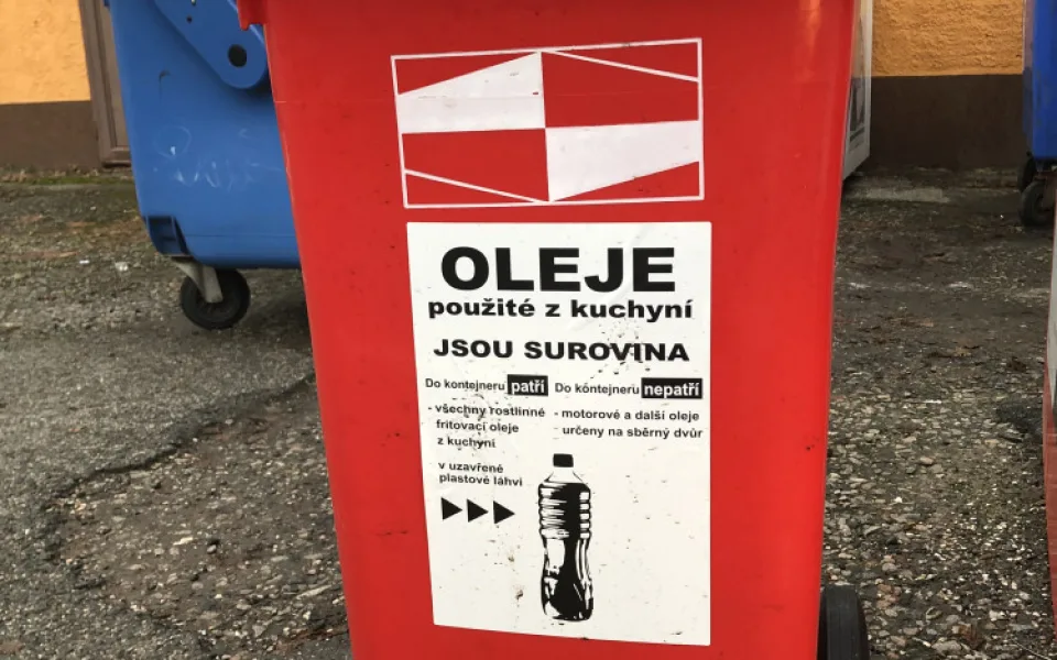 Kontejner na oleje