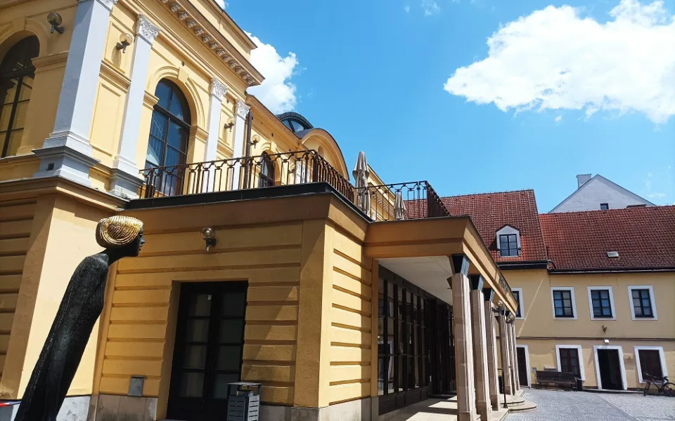 Dokonalý svět Instagramu a hledání sebe sama, téma pro další premiéru Klicperova divadla