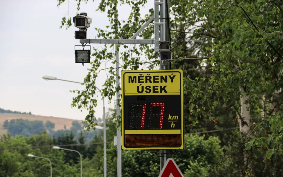 Zítra začne Náchod měřit rychlost. Radary budou na třech místech.