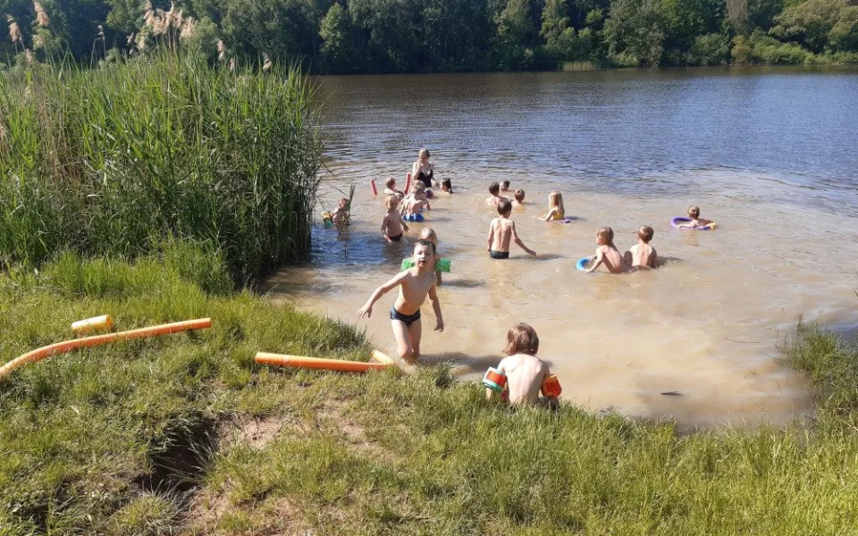 Lidé i přes zákaz rozdělávají ohně u Biřičky a Marokánky, strážníci je chodí kontrolovat