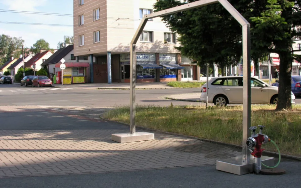 Hradec Králové chce pořídit další mlžné brány. Ta u Alessandrie má úspěch