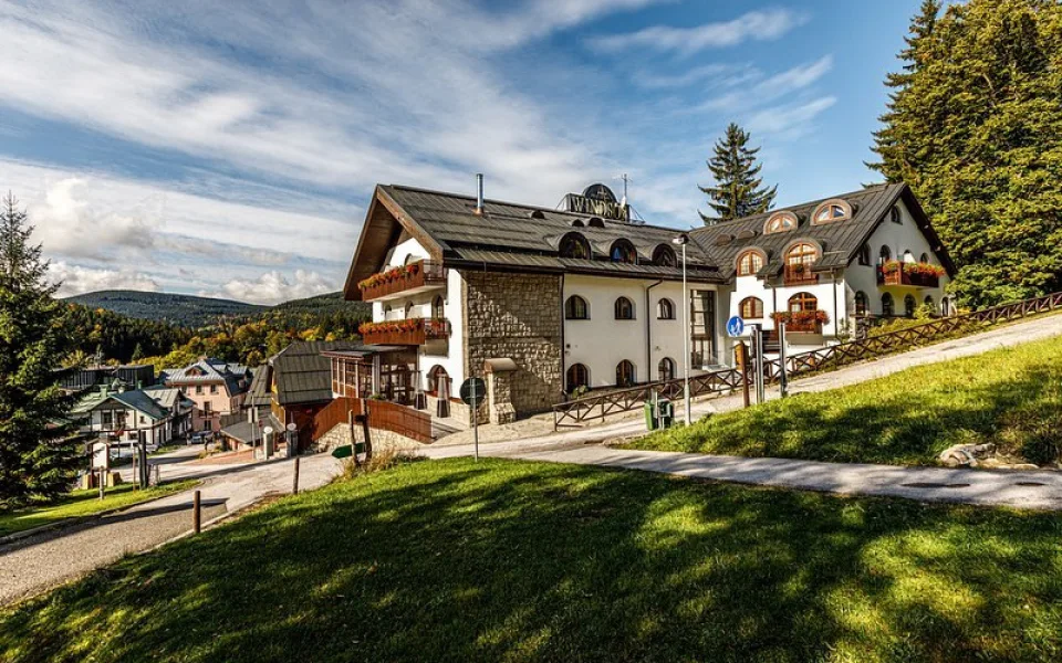 Ve Špindlerově Mlýně vnímají pobyty přes Airbnb negativně unikají taxy z pobytu