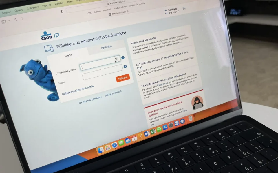Rutinní aktualizace profilu zákazníků z banky? Lidem v hradeckém kraji chodí podvodné zprávy