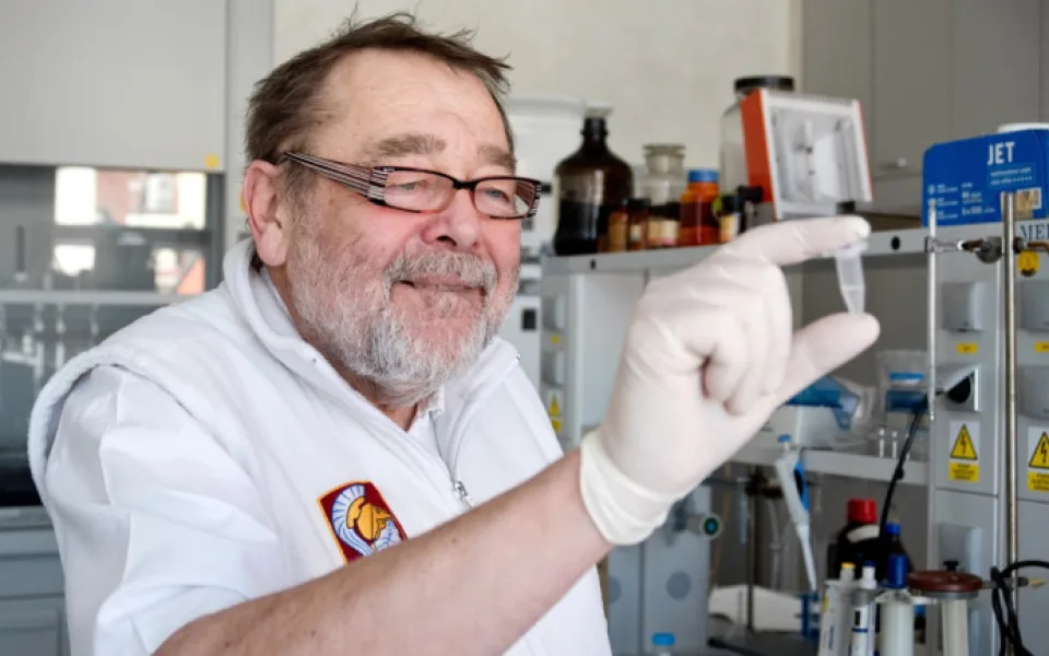 Nové drogy objevujeme každý týden, říká chemik Kriminalistického ústavu v Praze Michal Roman