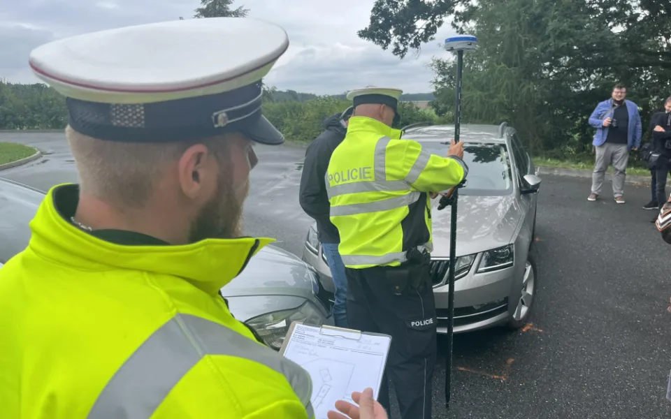Policie má nové přístroje na dokumentaci dopravních nehod. Ušetří zhruba polovinu času