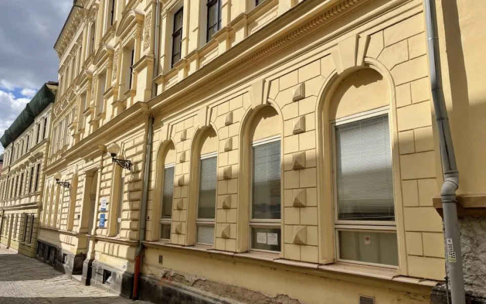 Trutnov vyměňuje okna základní umělecké školy. Za historické repliky zaplatí 5,5 milionu.