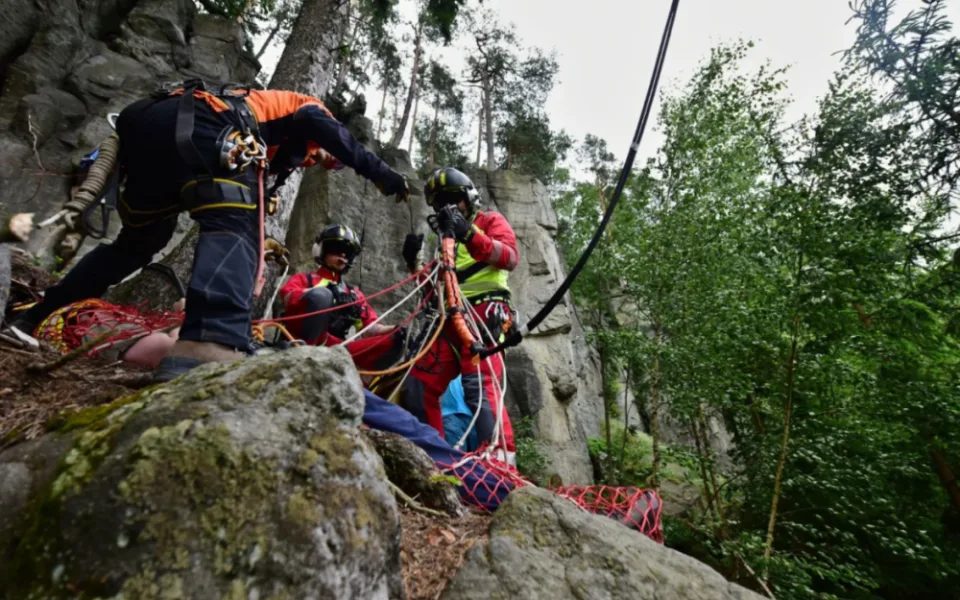 Záchranáři teď chystají na zimní sezónu sebe i služebny