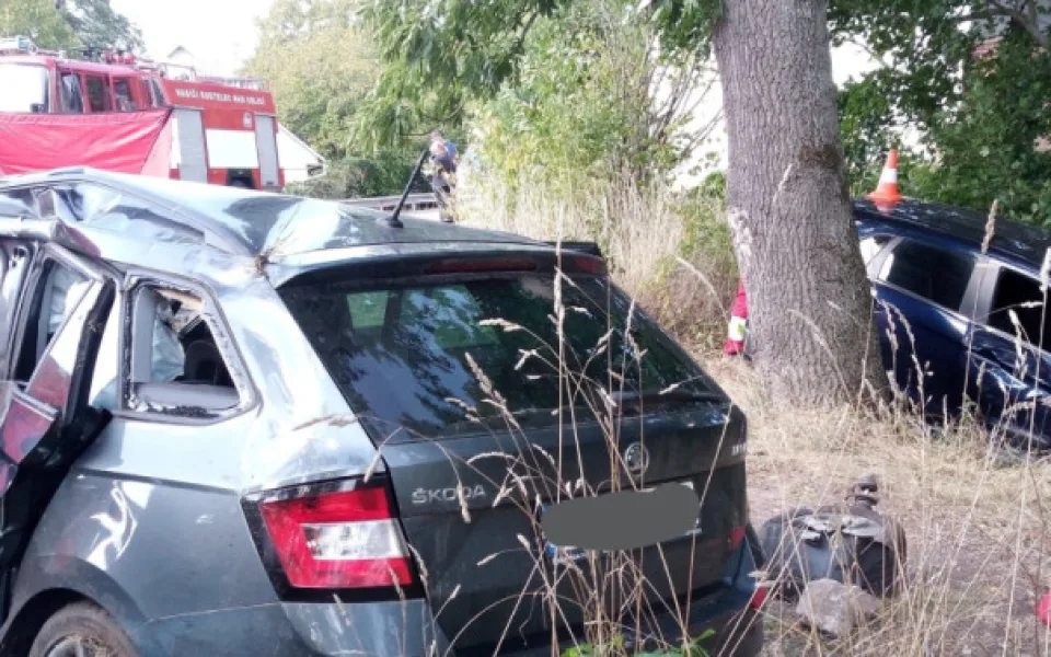 Na Rychnovsku došlo k tragické nehodě. Po srážce dvou aut zemřela jedna z řidiček.