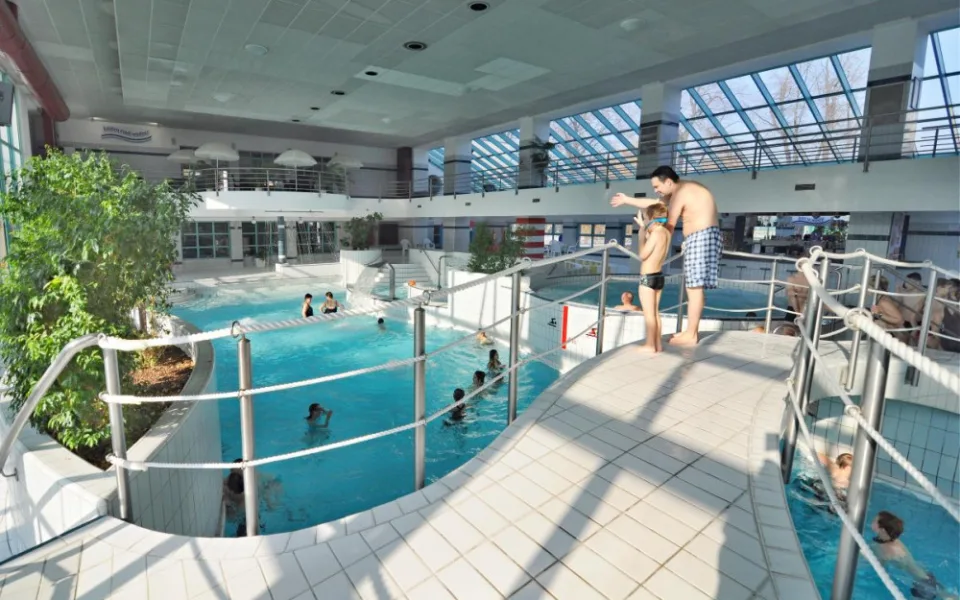 Hradecké aquacentrum chce během prázdnin nalákat děti. Nabídne plavání zdarma
