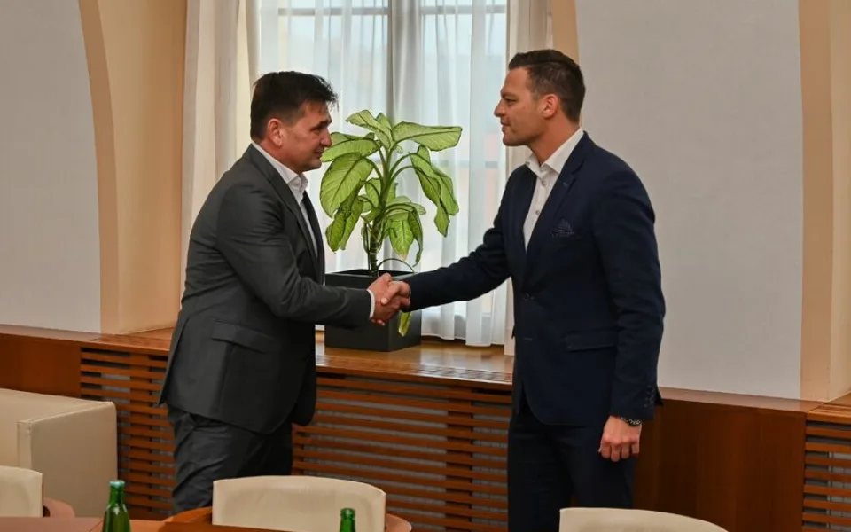 Daniel Malý zůstane ve funkci ředitele nemocnice v Jičíně. Hejtmanství je s jeho prací spokojeno