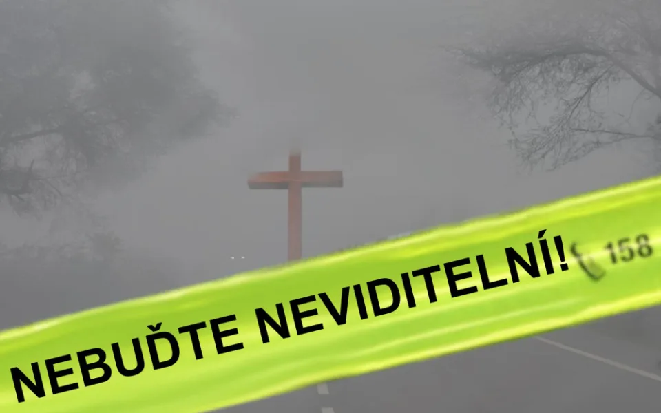 Tmavší oblečení je ve tmě risk, volte světlejší a reflexní prvky, radí policie