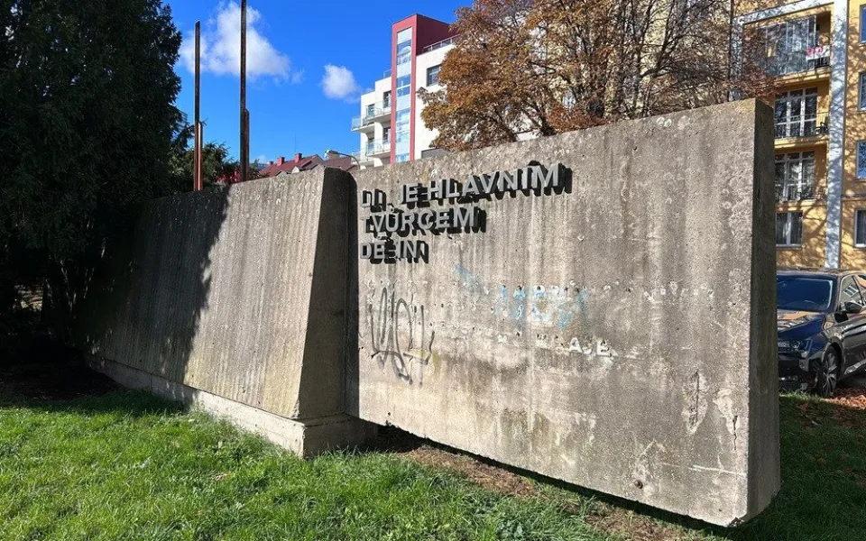 Hradec bude mít architektonickou soutěž na ulici s komunistickým monumentem