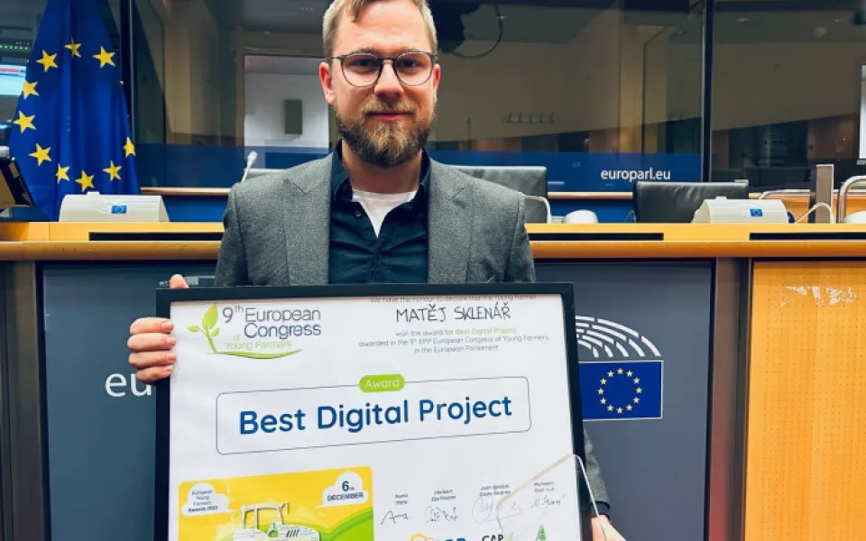 Robot Franta dobývá Evropu. Mladý český farmář oslnil umělou inteligencí ve skleníku