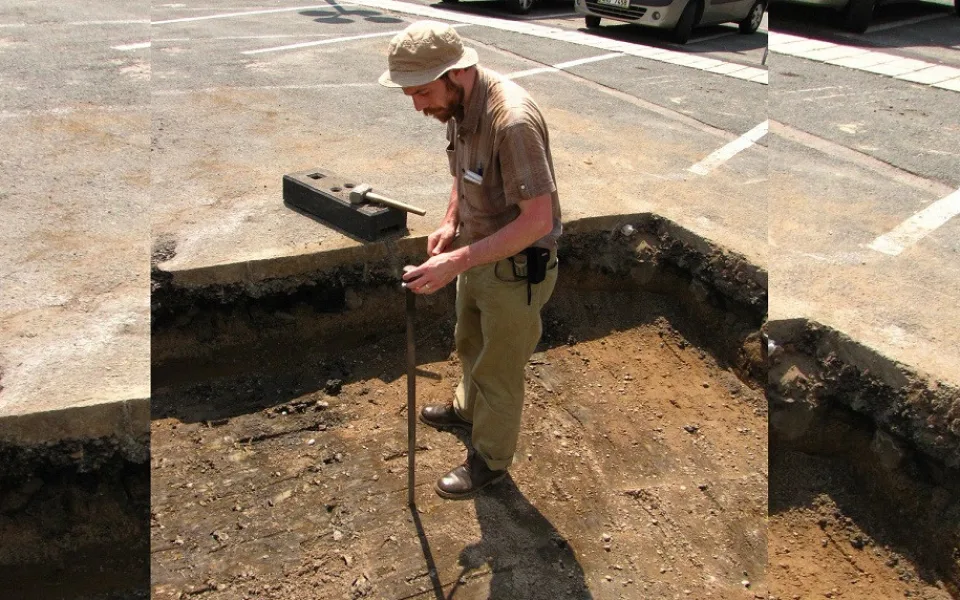 Někdy je lepší do země nekopat, říká archeolog Radek Bláha