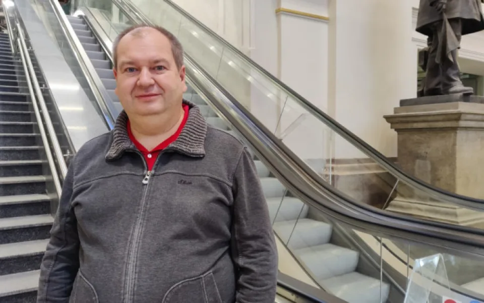 Dříve lidé ani nevěděli, jak otevřít dveře vlaku, dnes se zajímají o to, kde je wifi, říká autor projektu Vlakem jednoduše