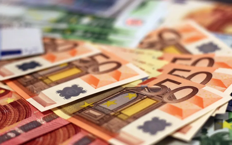 Vláda projedná materiál o zavedení eura. Česká národní banka ho zatím nedoporučuje