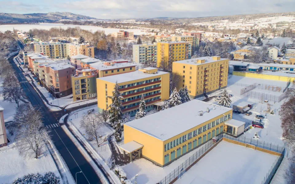 Dvůr Králové chce prodat budovu průmyslovky hradeckému kraji. Škole by to usnadnilo správu