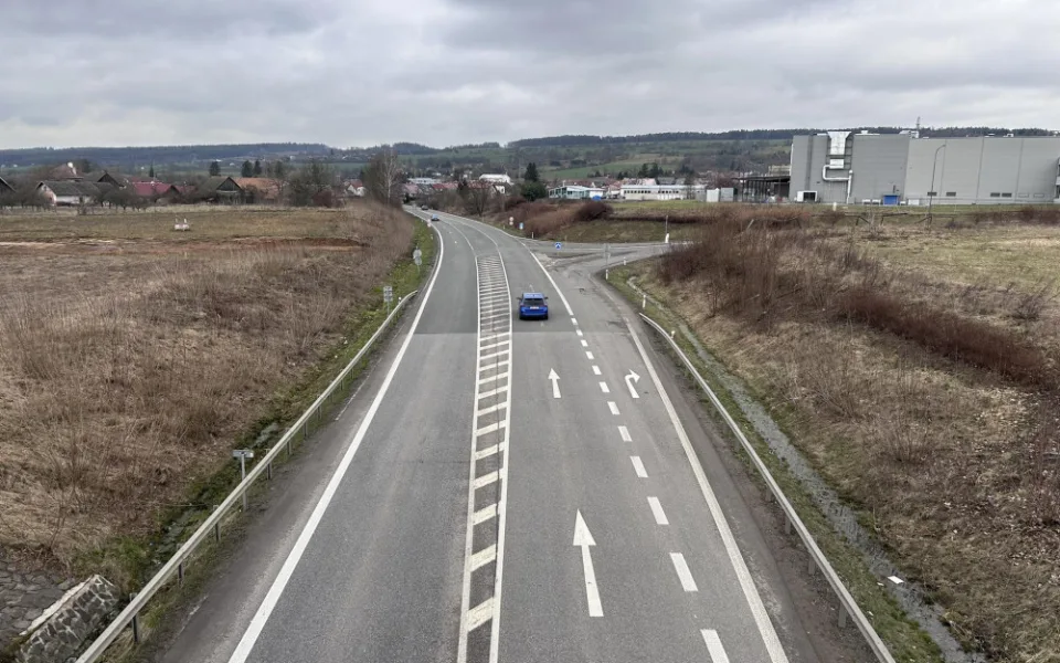 Na hlavním tahu z Hradce do Jičína se postaví kruhový objezd. Zkomplikuje dopravu kolem Hořic