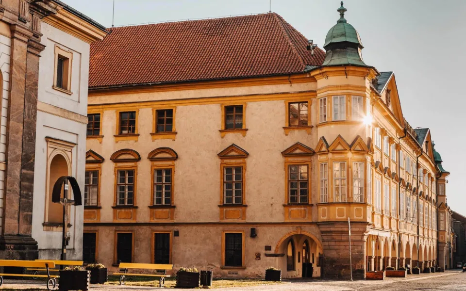 jicin