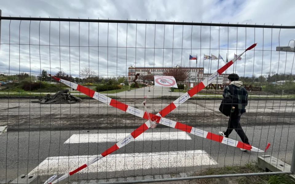 Studenti hradecké univerzity se snaží zabránit dopravním zmatkům