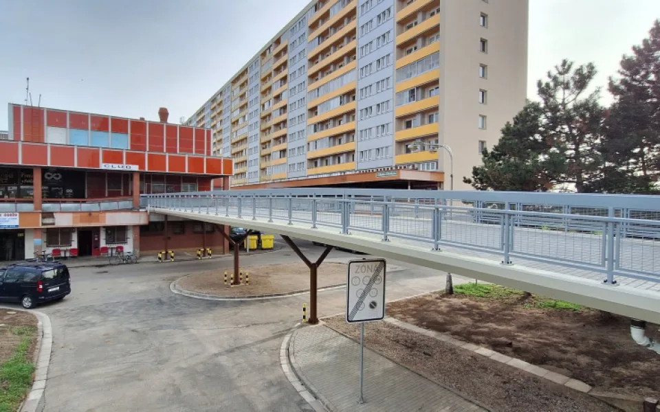 Na Benešově třídě v Hradci Králové otevřeli novou lávku za více než deset milionů