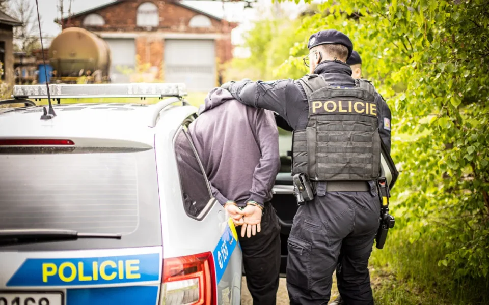 Policisté v hradeckém kraji mají téměř 200 nových osobních kamer za 1,5 milionu