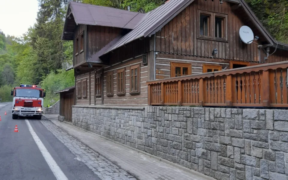 Ve Špindlerově Mlýně hořel právě rekonstruovaný dům