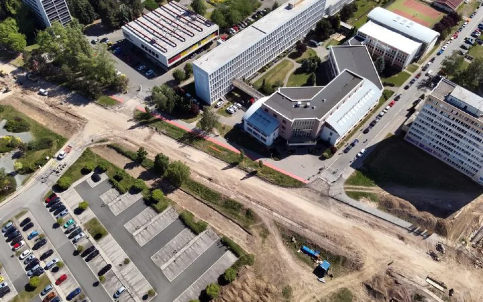 Hradecká ulice v Hradci bude opravena důkladněji