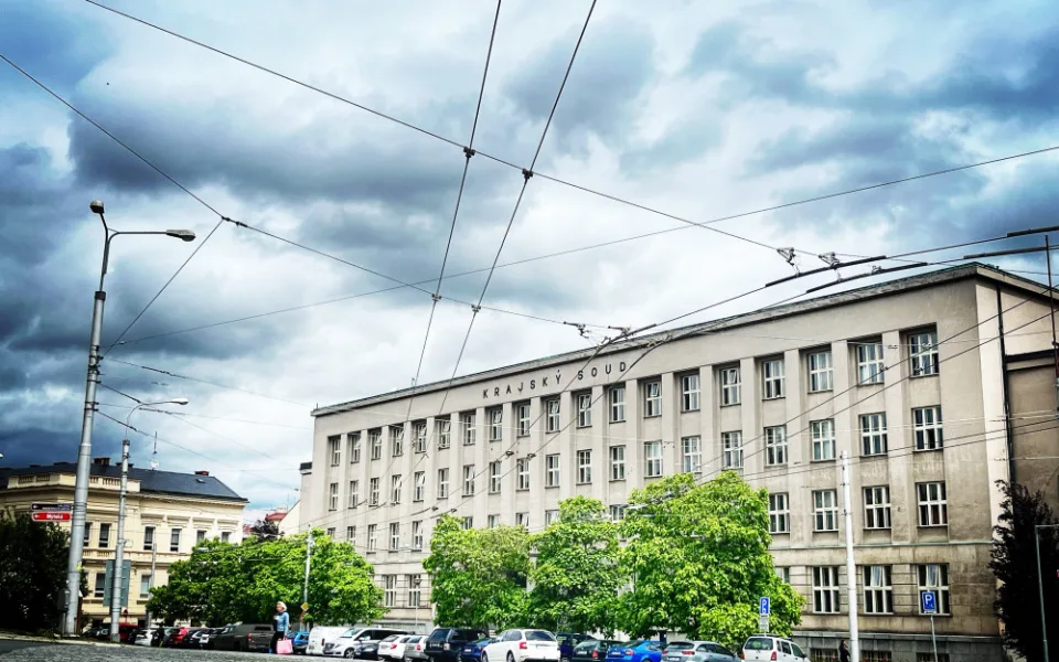 U hradeckého krajského soudu se do stávky zapojila drtivá většina zaměstnanců