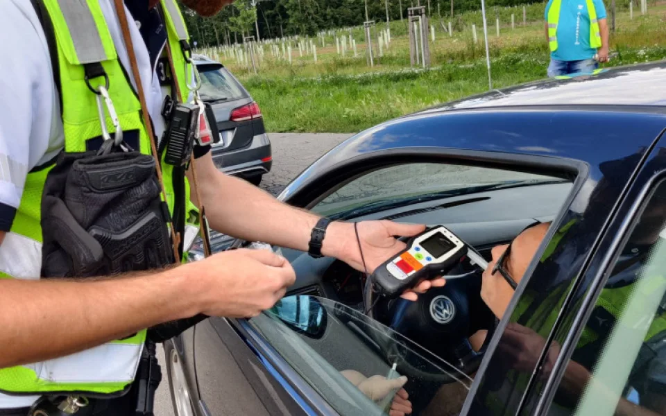 Policisté z dálničních oddělení odhalili řadu vážných přestupků. Šlo o alkohol i drogy