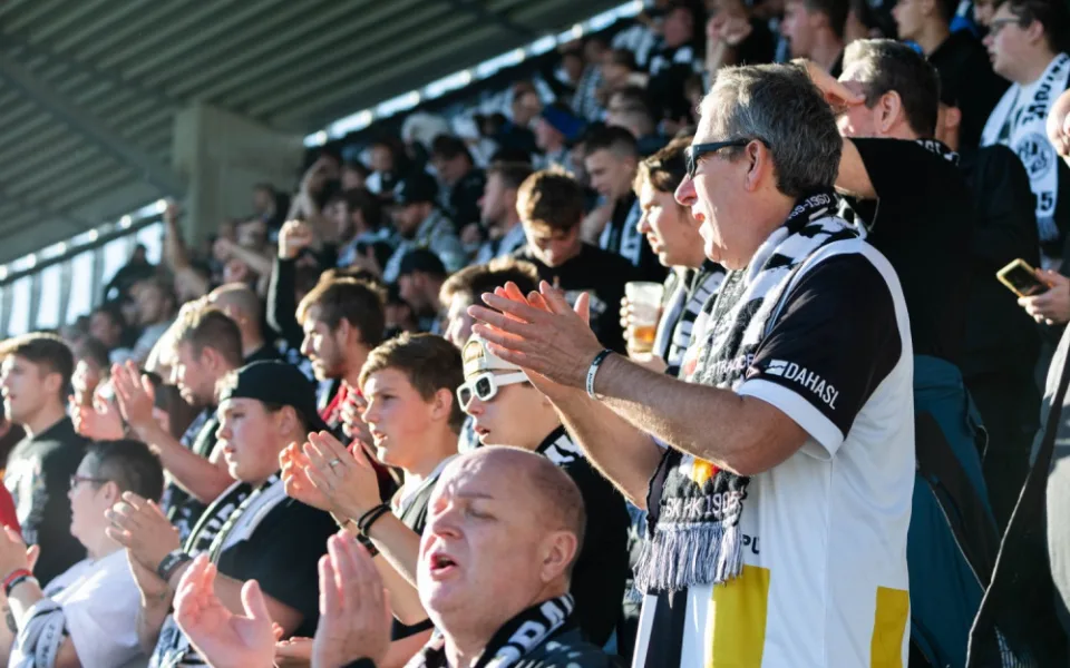 Hradec Králové má tři zájemce o vstup do fotbalového klubu