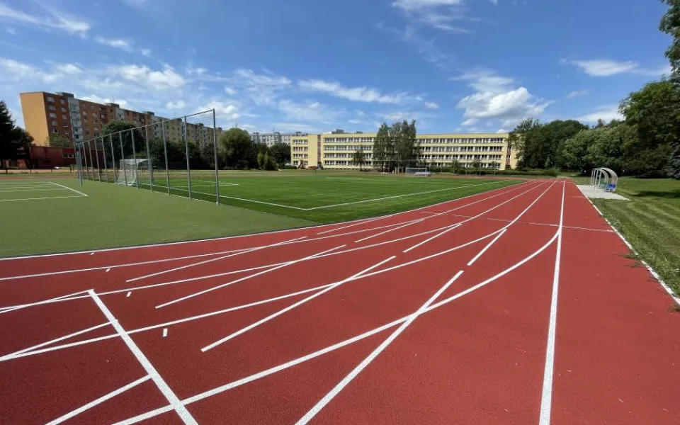 Trutnov dokončil rekonstrukci sportovního hřiště. Bude sloužit i veřejnosti