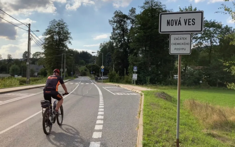 V žebříčku nejčastějších názvů obcí vede Ves a Nová Ves, mezi ulicemi Zahradní