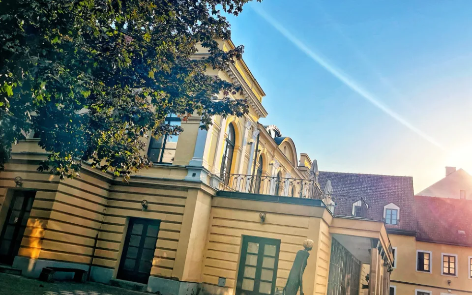 Hradečtí divadelníci zvou na první večerní představení nové sezóny