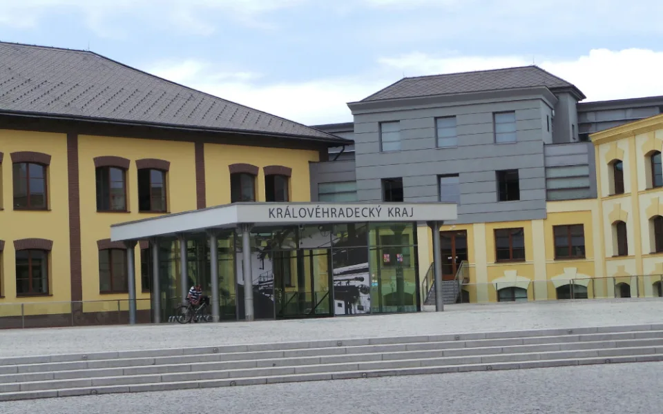 Královéhradecký kraj zvyšuje podporu sociálních služeb. Rozdělí téměř 1,5 miliardy korun