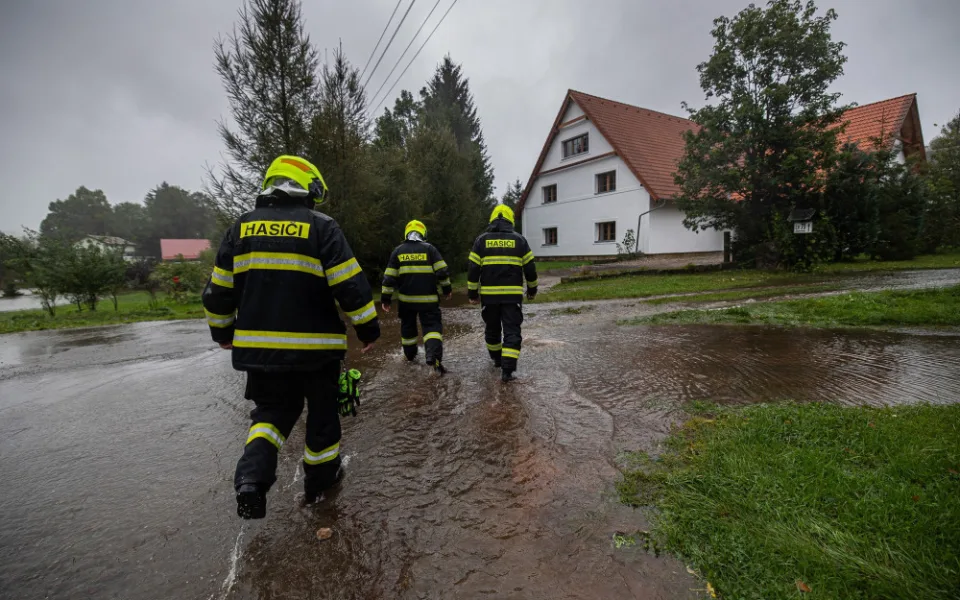 Hasiči z Královéhradeckého kraje vyráží pomoci zaplavenému Bohumínu