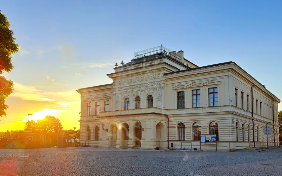 Obcím zasaženým povodněmi město Dvůr Králové pošle sto tisíc korun
