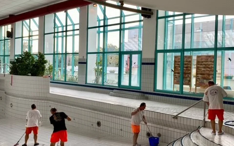 Po odstávce opět otevírá hradecké Aquacentrum. Prošlo renovací