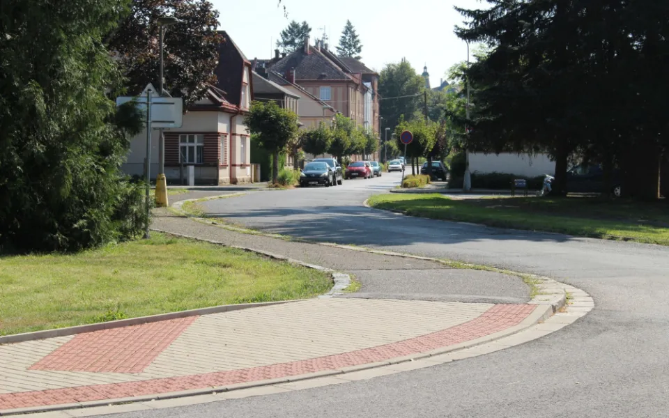 Plány na obchvaty u Dvora Králové: Nové silnice mají zlepšit dopravu a odlehčit centru
