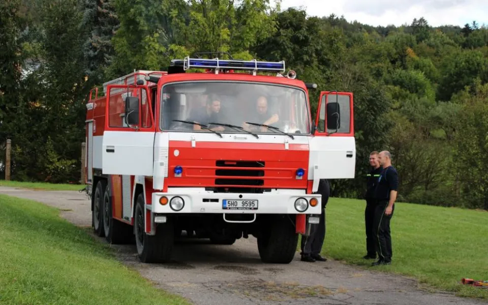 Královédvorským hasičům nová technika. Starší vozidlo posílí jednotku v Mladějově